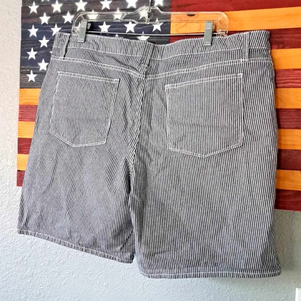 Pinstriped Shorts | Size 18 - Picture 5 of 7